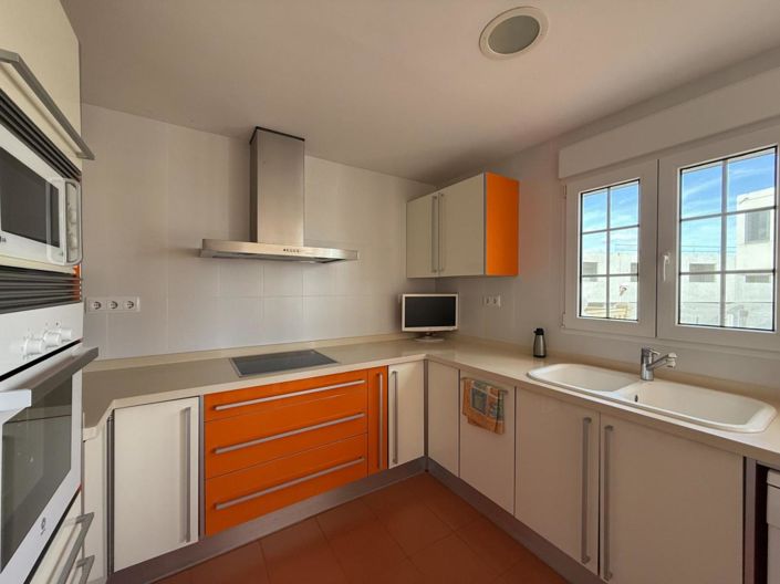 Image No.10-5 Bed Townhouse for sale
