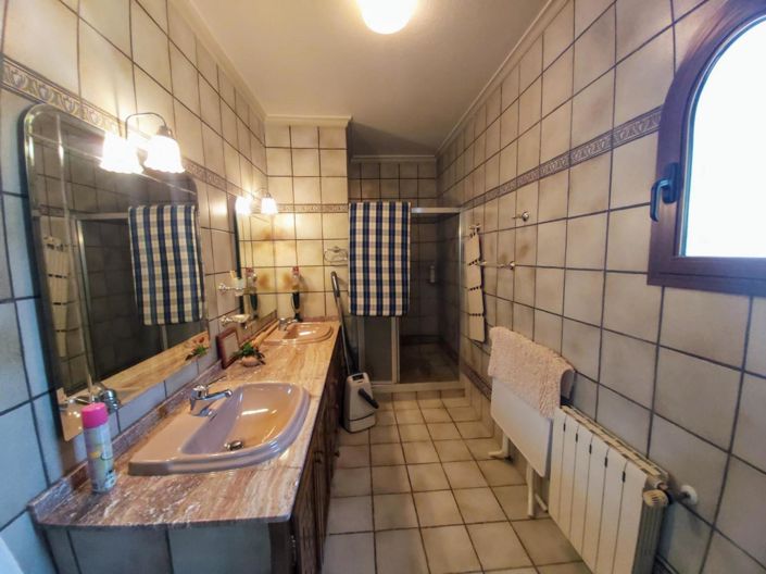Image No.16-4 Bed Townhouse for sale