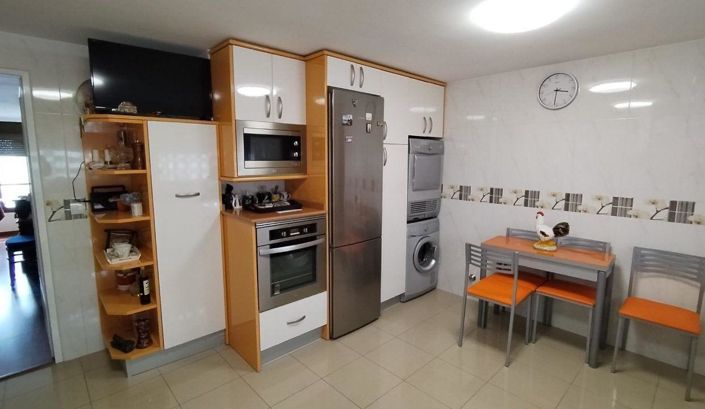 Image No.10-3 Bed Flat for sale