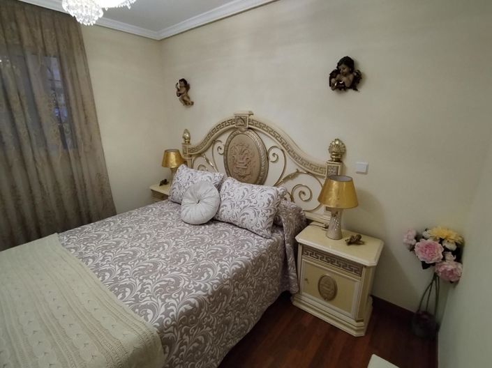 Image No.11-3 Bed Flat for sale