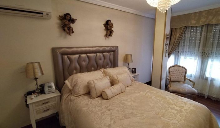 Image No.13-3 Bed Flat for sale