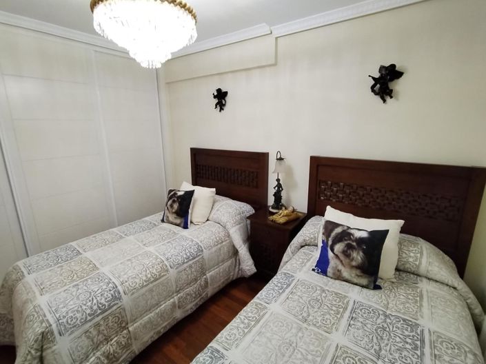 Image No.15-3 Bed Flat for sale