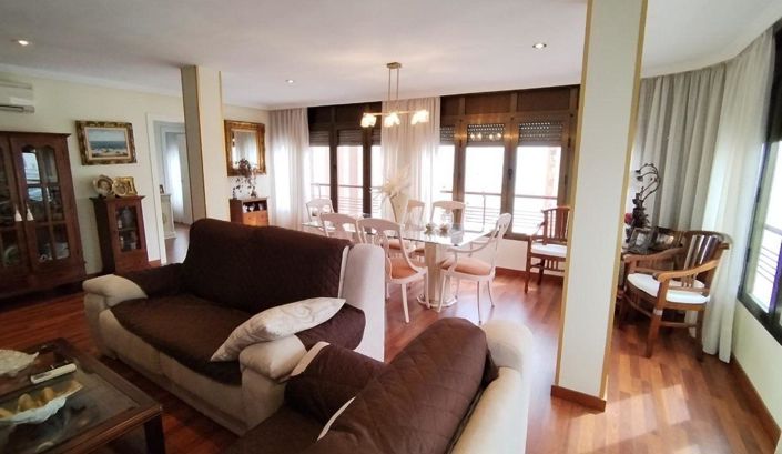 Image No.5-3 Bed Flat for sale