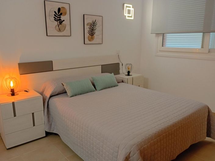 Image No.8-2 Bed Apartment for sale