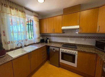 7342592015040409foto795324