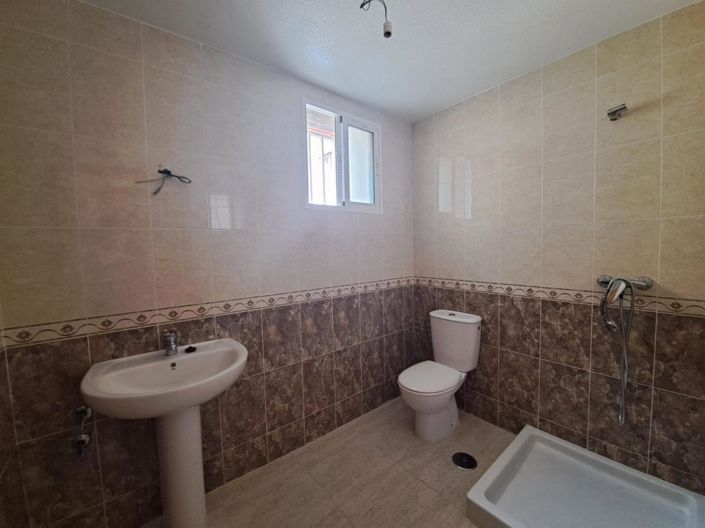 Image No.14-4 Bed Townhouse for sale