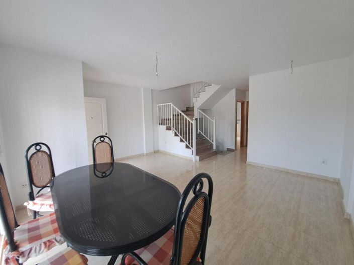 Image No.2-4 Bed Townhouse for sale