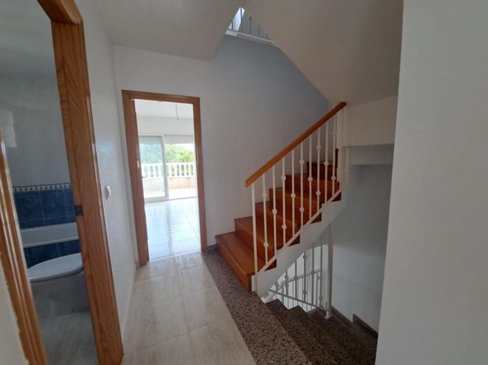 Image No.21-4 Bed Townhouse for sale