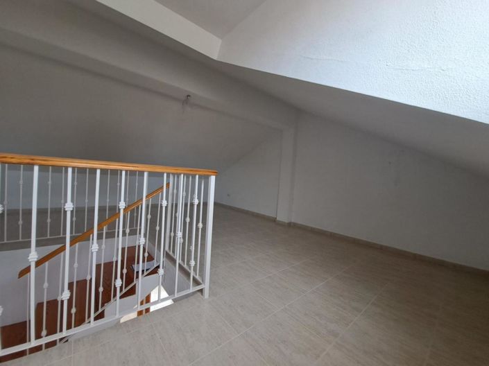 Image No.34-4 Bed Townhouse for sale