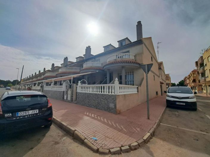 Image No.38-4 Bed Townhouse for sale