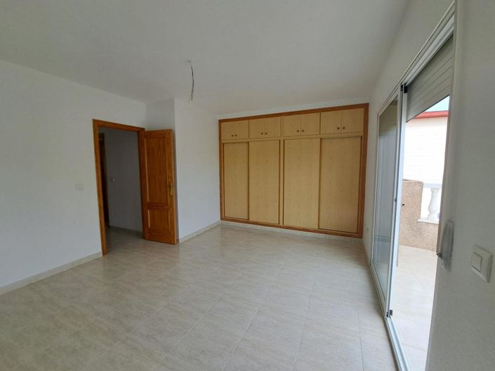 Image No.39-4 Bed Townhouse for sale