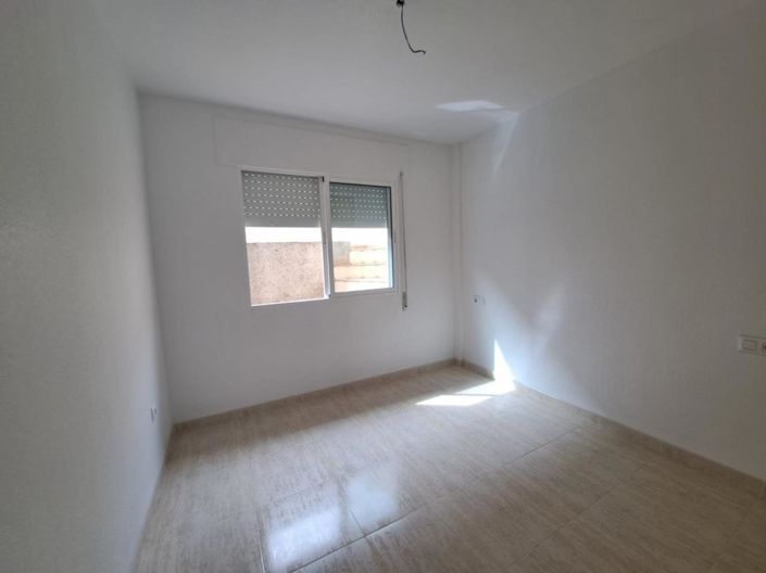 Image No.42-4 Bed Townhouse for sale