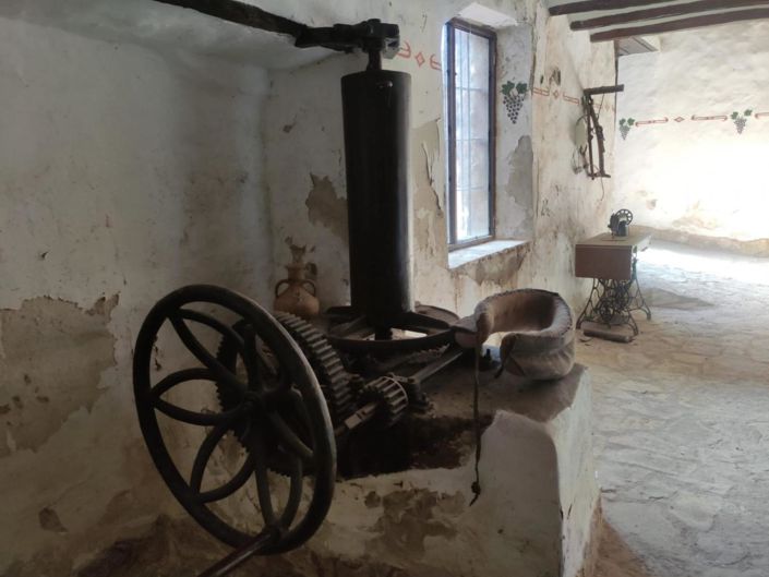 Image No.2-6 Bed Townhouse for sale