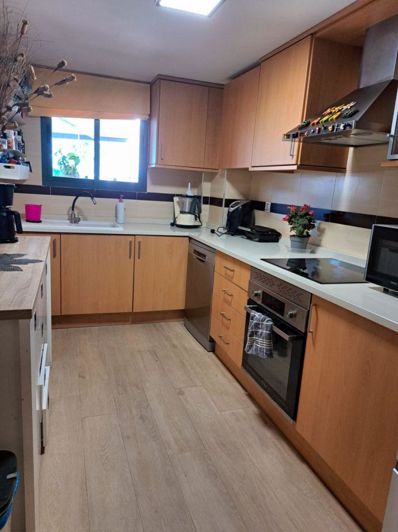 Image No.9-3 Bed Flat for sale