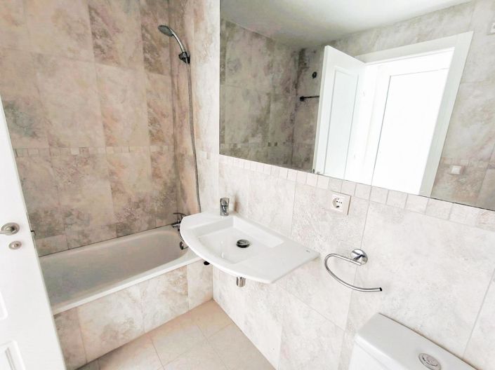 Image No.12-2 Bed Apartment for sale