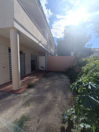 Image No.23-3 Bed Townhouse for sale