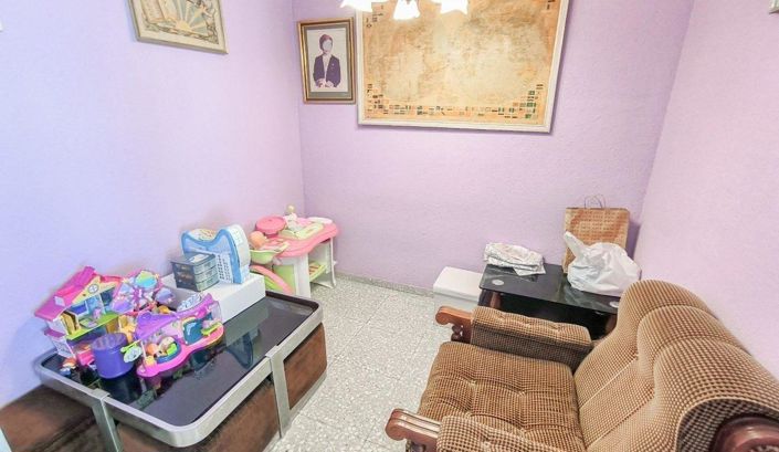 Image No.9-3 Bed Flat for sale