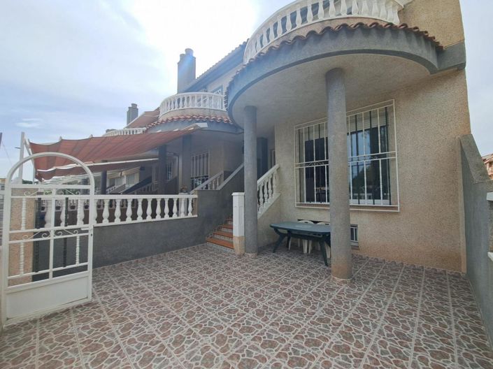 Image No.15-4 Bed Townhouse for sale