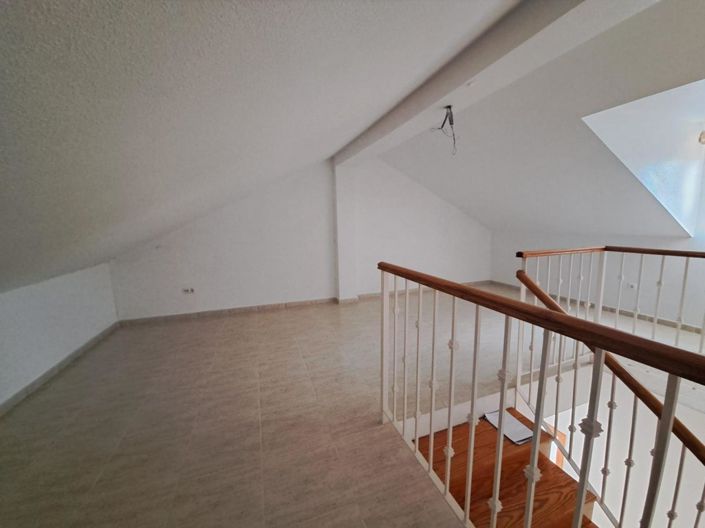 Image No.23-4 Bed Townhouse for sale