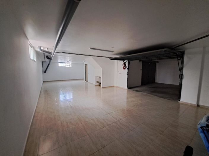 Image No.32-4 Bed Townhouse for sale