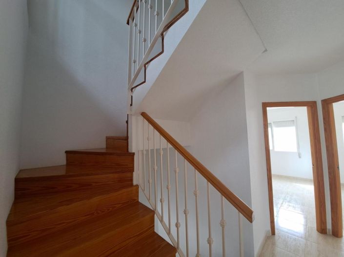 Image No.37-4 Bed Townhouse for sale