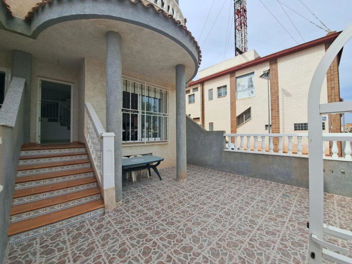 Image No.8-4 Bed Townhouse for sale