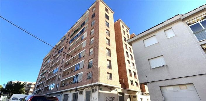 Image No.9-3 Bed Flat for sale