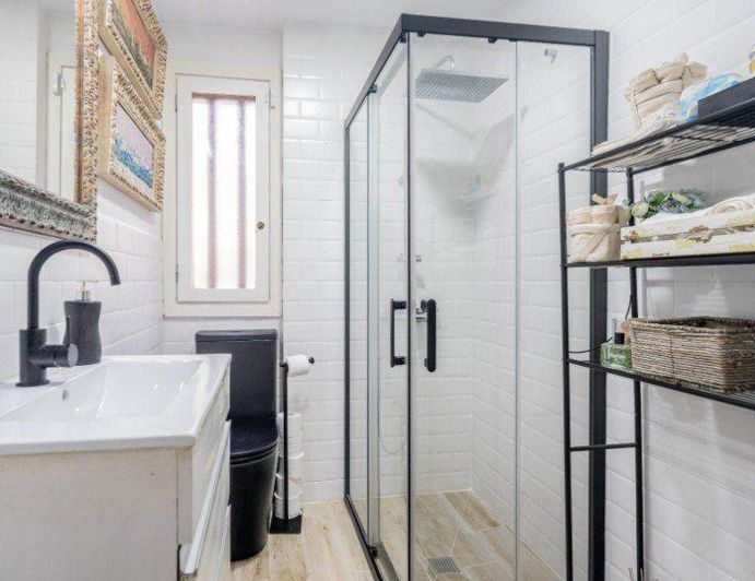 Image No.15-6 Bed Townhouse for sale