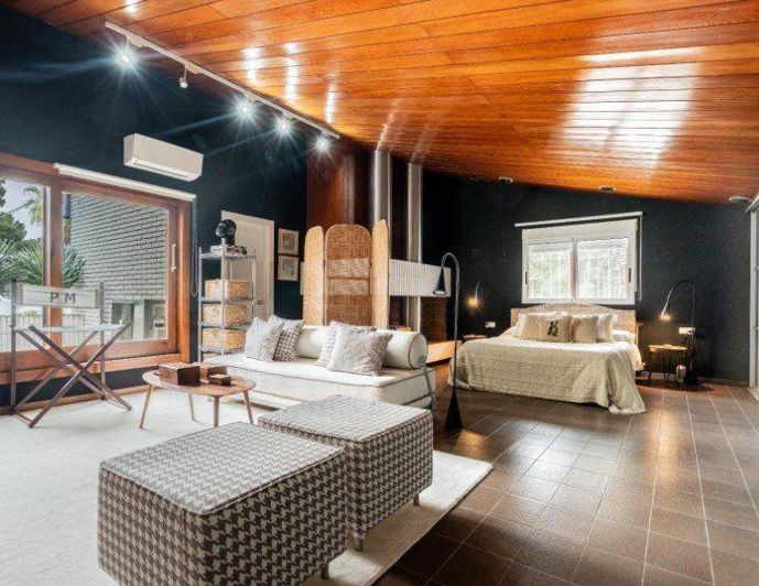 Image No.16-6 Bed Townhouse for sale