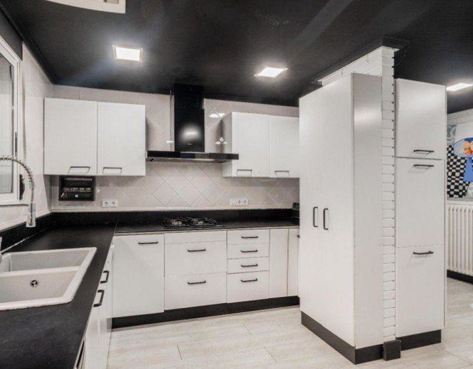 Image No.26-6 Bed Townhouse for sale