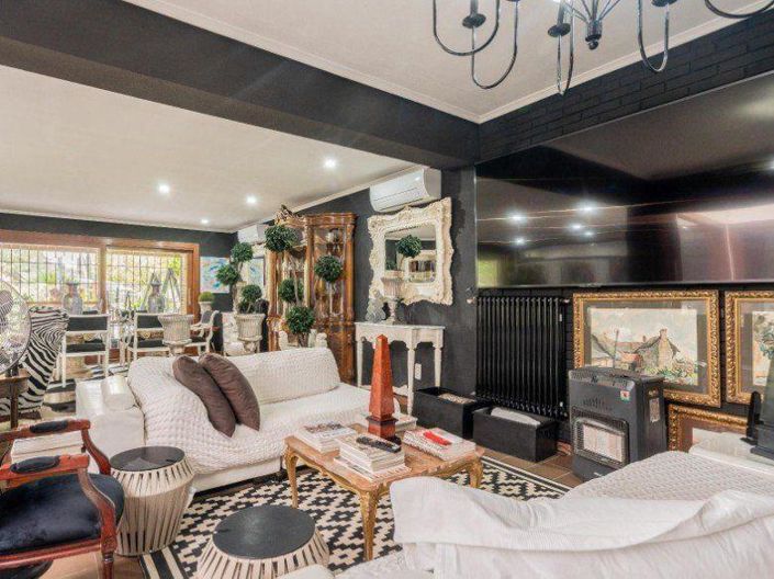 Image No.31-6 Bed Townhouse for sale
