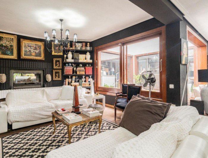 Image No.32-6 Bed Townhouse for sale