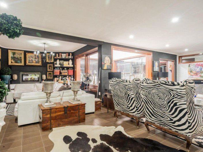 Image No.36-6 Bed Townhouse for sale
