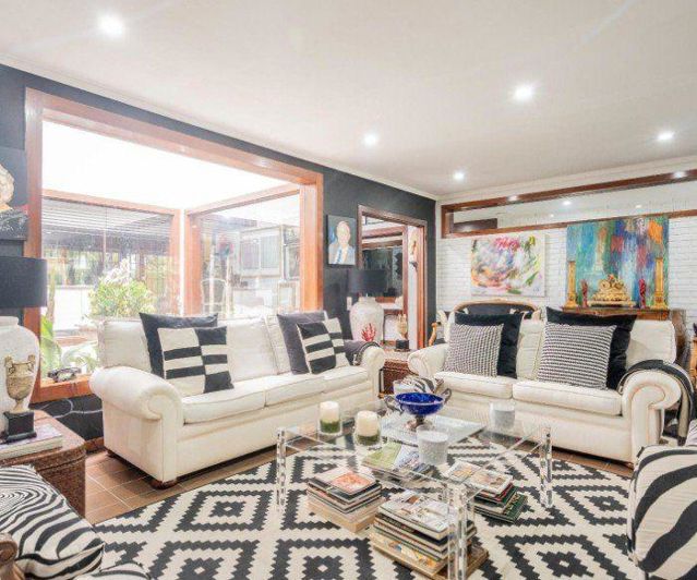 Image No.6-6 Bed Townhouse for sale