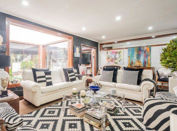 Image No.8-6 Bed Townhouse for sale