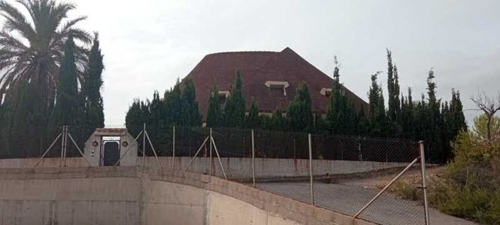 Image No.13-7 Bed Townhouse for sale
