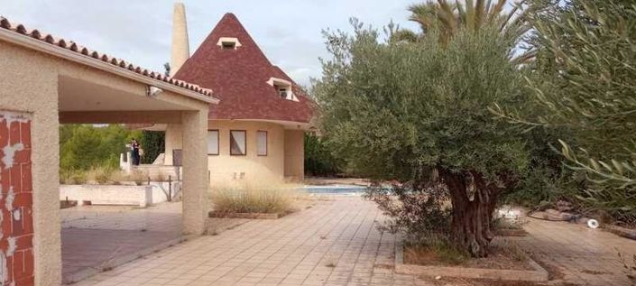 Image No.16-7 Bed Townhouse for sale