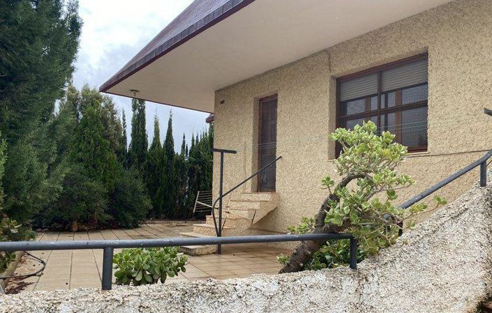 Image No.25-7 Bed Townhouse for sale
