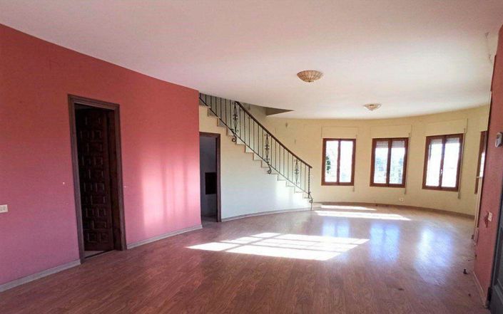 Image No.45-7 Bed Townhouse for sale