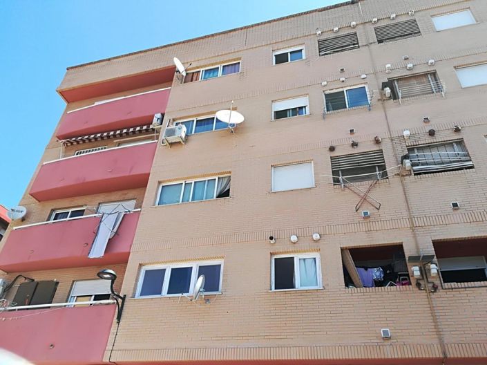 Image No.7-2 Bed Flat for sale
