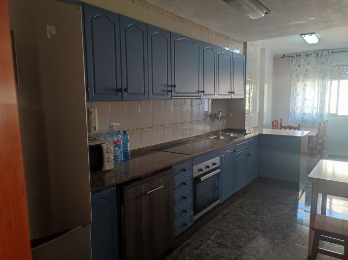 Image No.10-4 Bed Flat for sale