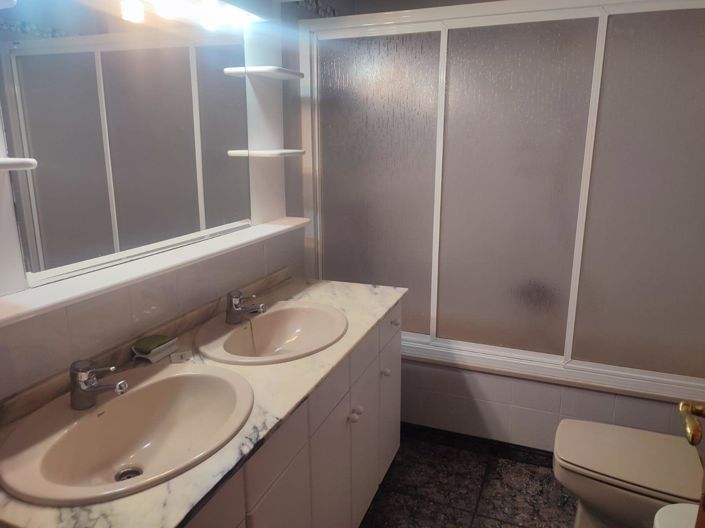 Image No.15-4 Bed Flat for sale