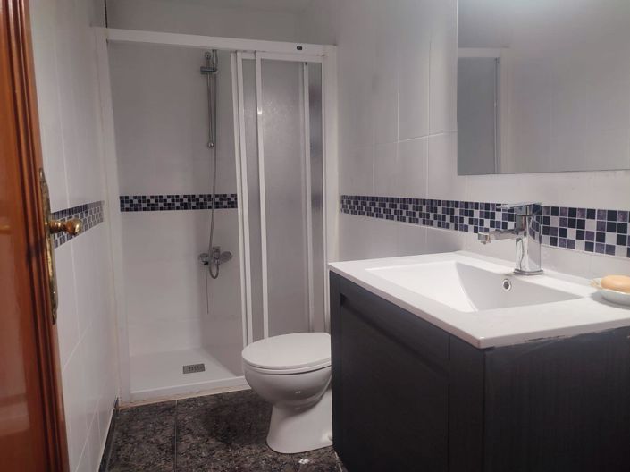 Image No.19-4 Bed Flat for sale