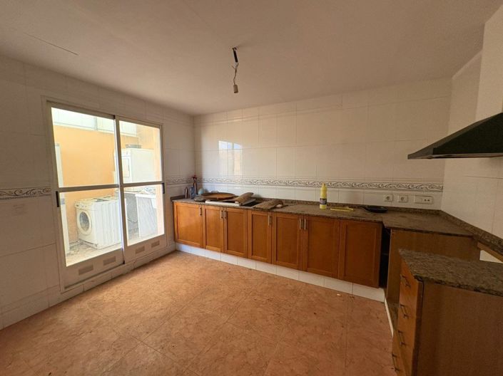 Image No.5-3 Bed Townhouse for sale
