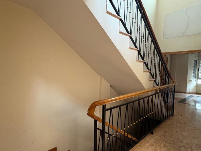 Image No.23-4 Bed Townhouse for sale