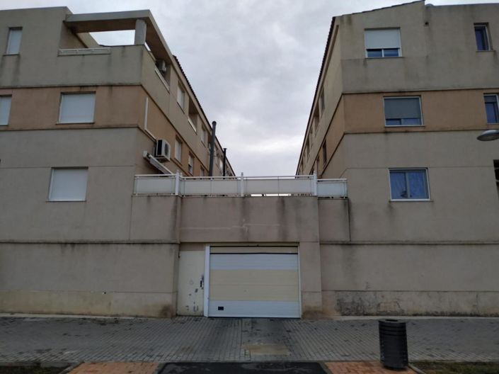 Image No.2-6 Bed Townhouse for sale