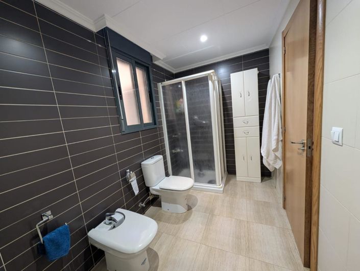Image No.7-2 Bed Flat for sale
