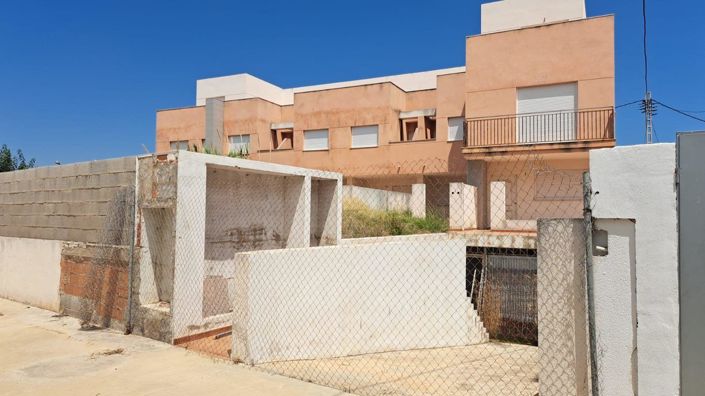 Image No.2-3 Bed Property for sale