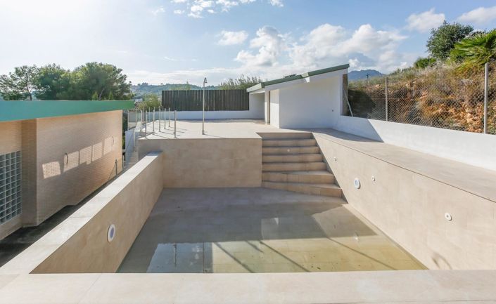 Image No.2-6 Bed Townhouse for sale