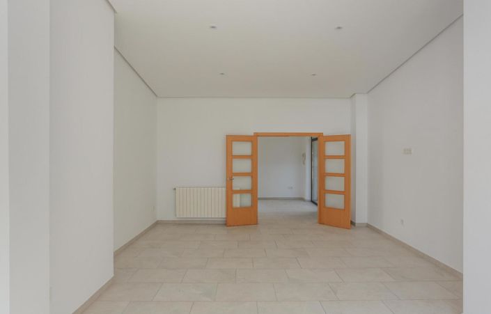 Image No.27-6 Bed Townhouse for sale